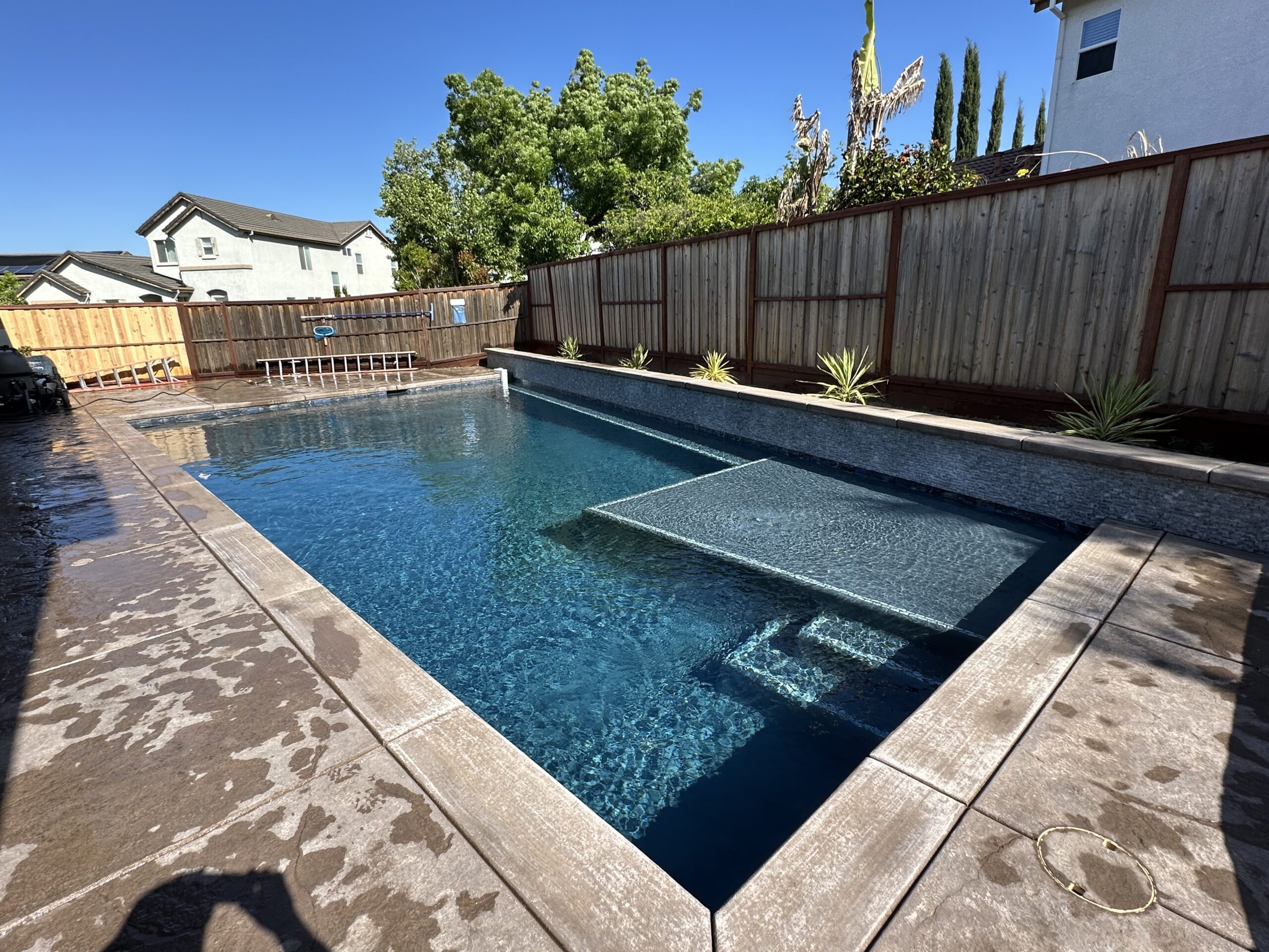 Backyard inground swimming pool design for choosing the best pool shape