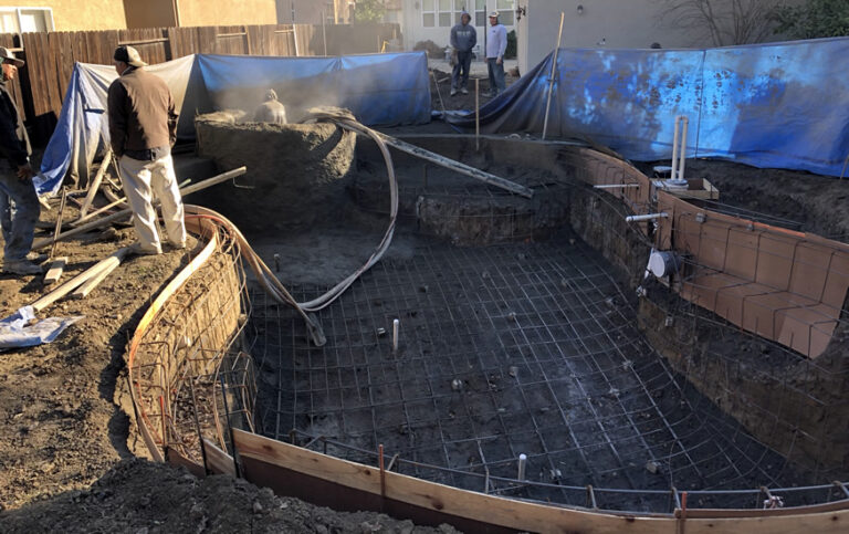 Why You Should Consider Getting a Freeform Gunite Swimming Pool