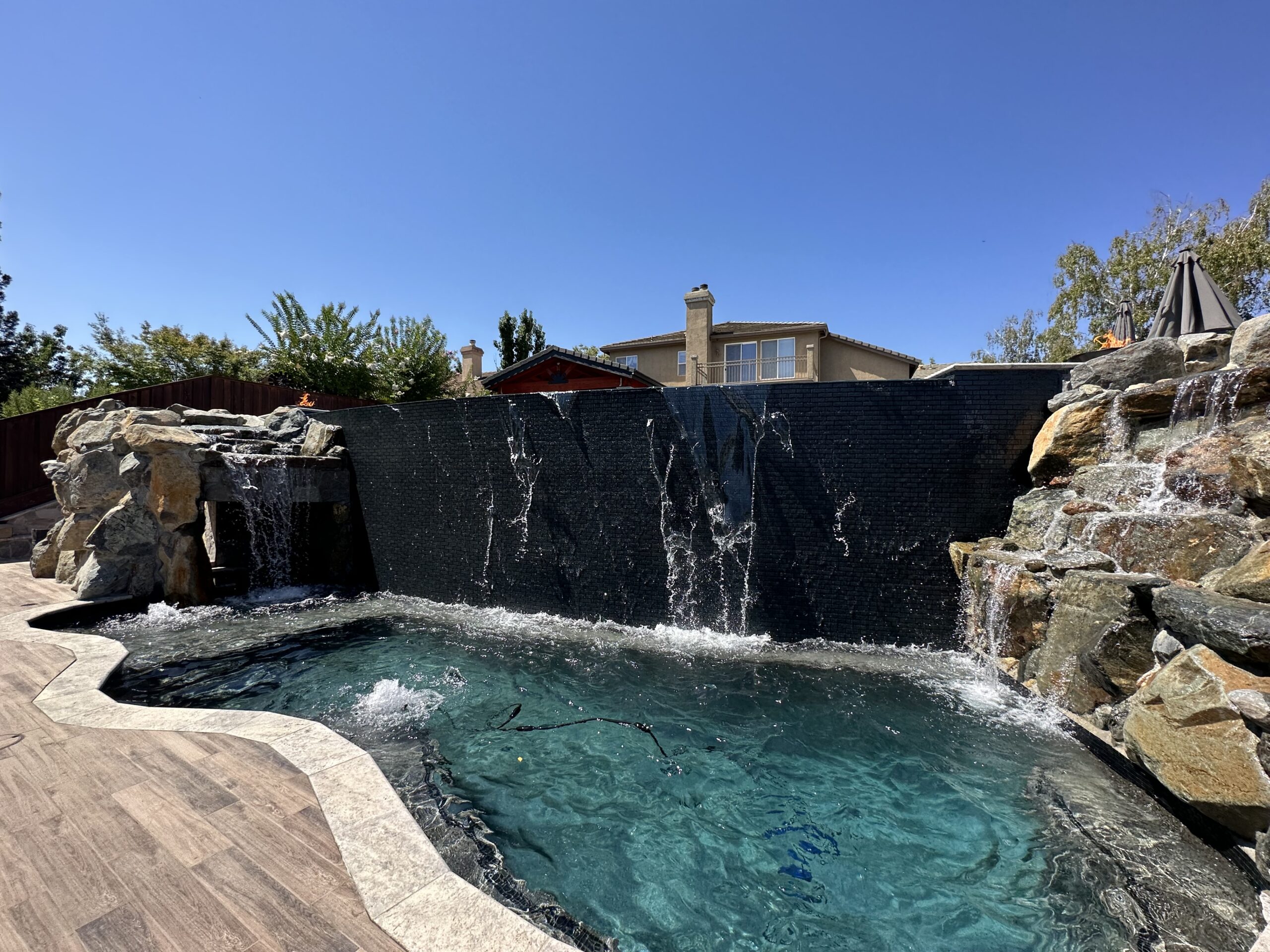 Sacramento Pool Builder Trends: What’s Hot for 2025
