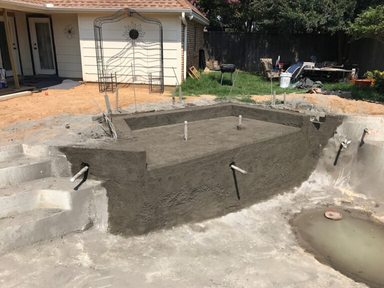 Adding A Baja Shelf to Your Pool Ideas