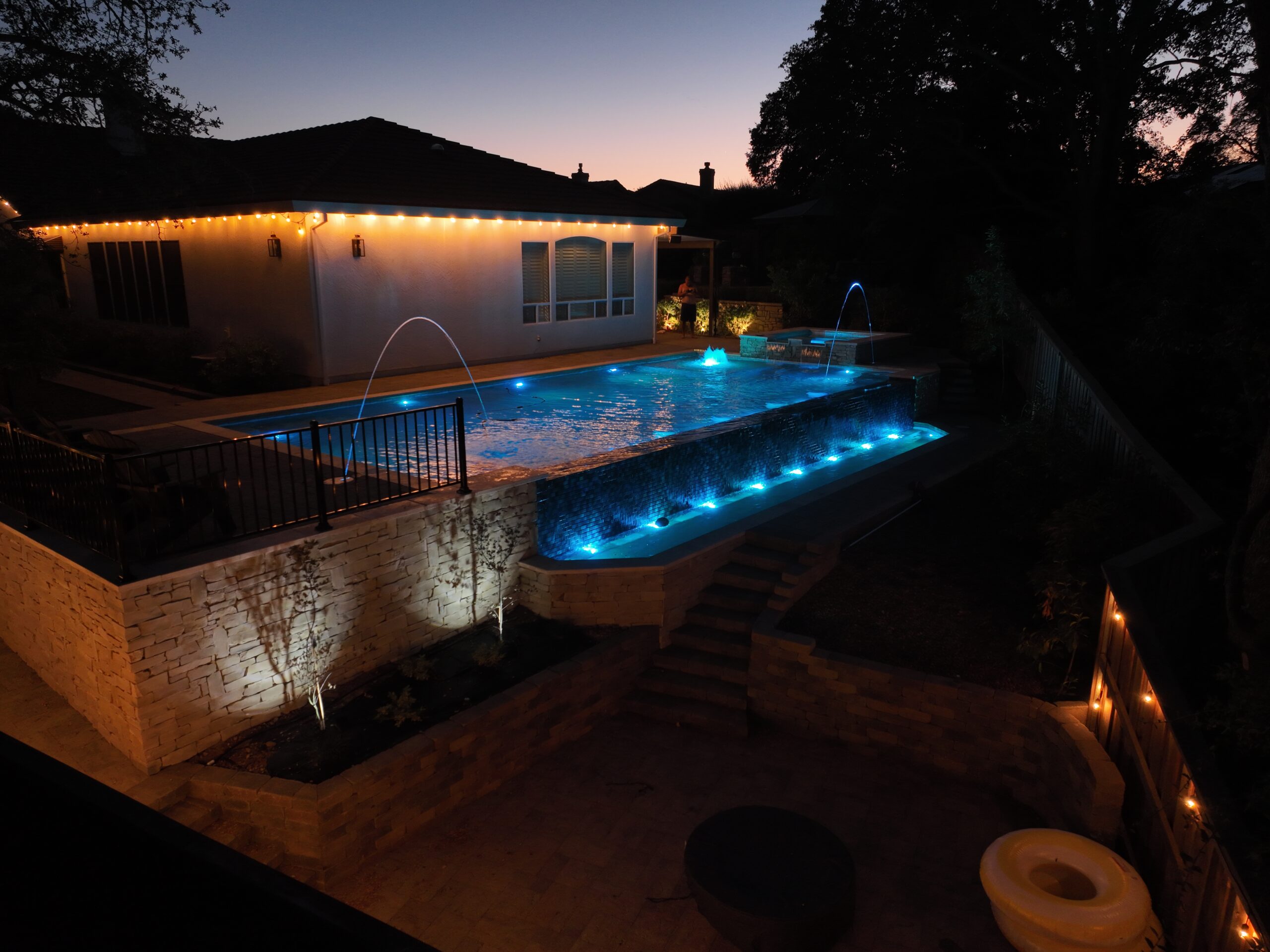 Modern Pool Builder Sacramento