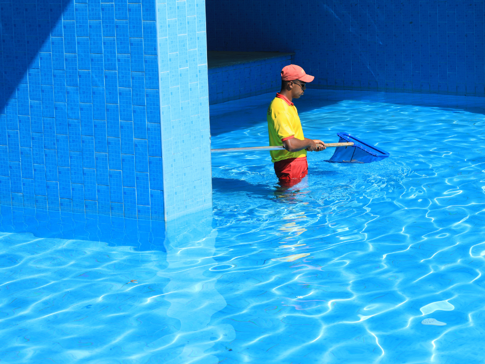 Weekly pool cleaning and maintenance service in Sacramento